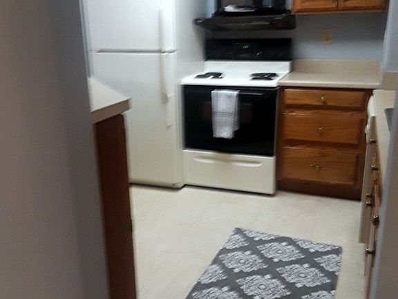 Convenient kitchen.
