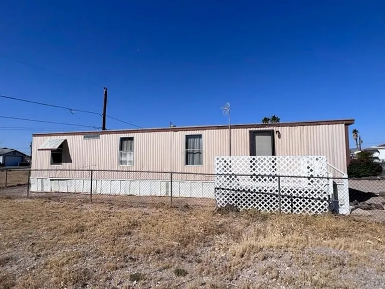 2102 Hermosa Dr — Photo 3