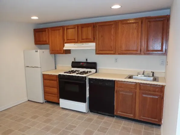 4421 Baker St Floor 3, Philadelphia, PA 19127