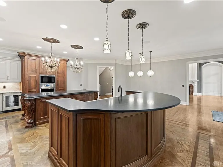 9020 Whisperinghill Dr — Photo 51