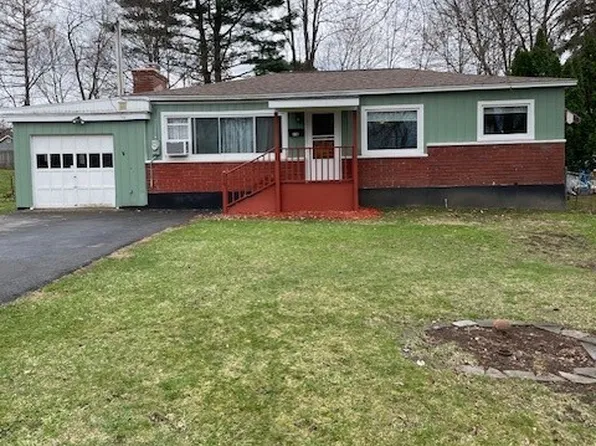 114 Pembrook Dr, Syracuse, NY 13205