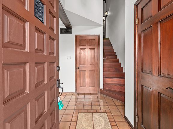 3rd image of 8614 Villa La Jolla Dr Unit 4