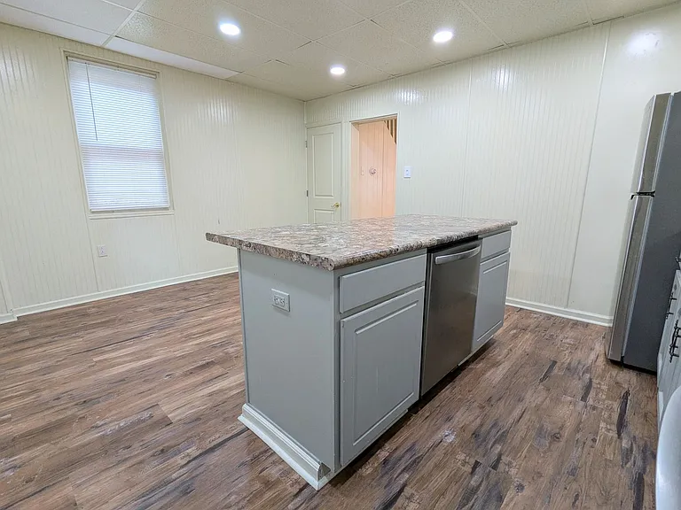 320 Aidyl Ave — Photo 6