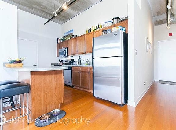 3rd image of 811 W 15th Pl Unit 613