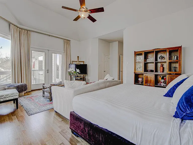 4800 Mantle Dr — Photo 8