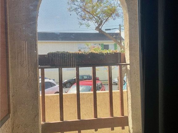 4th image of 1100 E 4th St Unit B