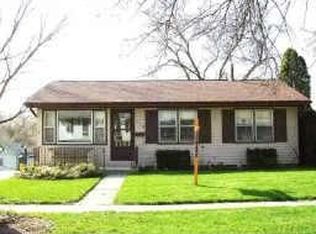 119 Cedar Cir, Streamwood, IL 60107