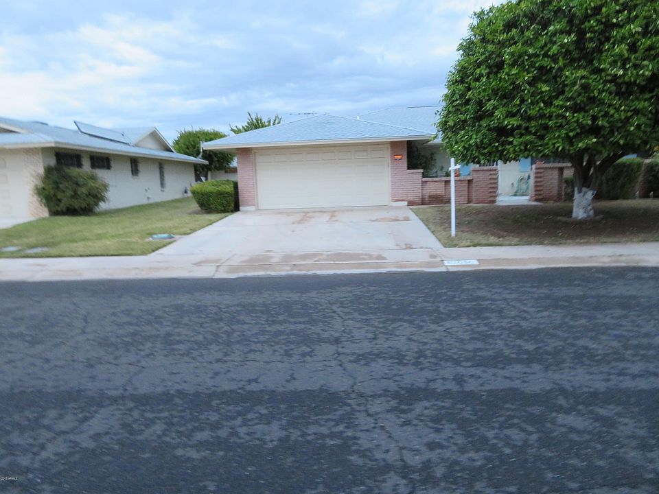1st image of 10616 W Saratoga Cir