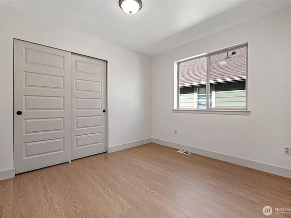4th image of 15302 84th Avenue E