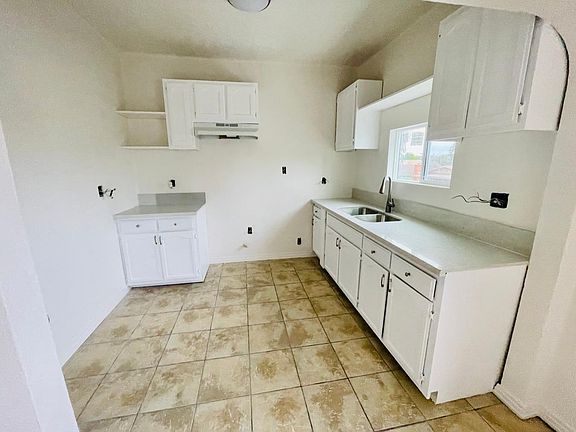3rd image of 437 E 19th St #437