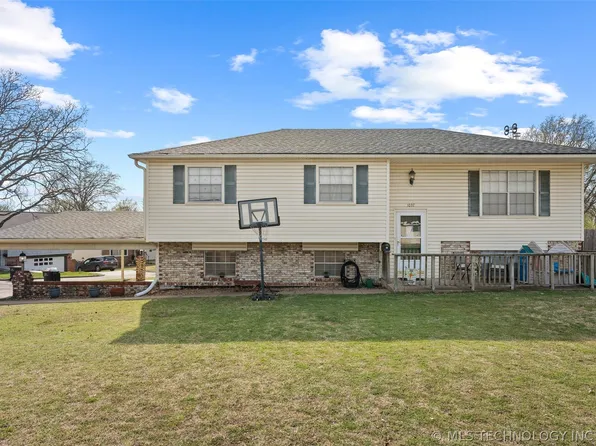 1037 Macklyn Ln, Bartlesville, OK 74006