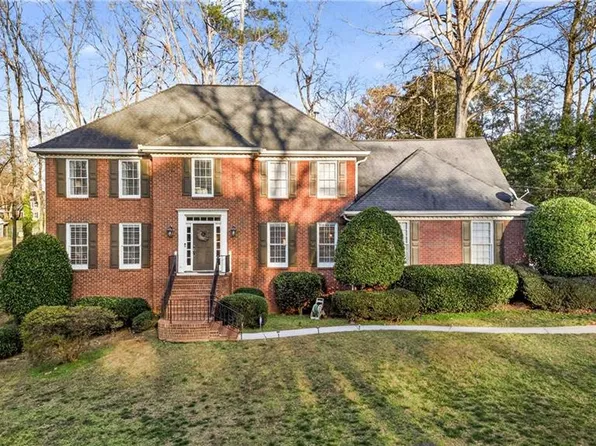 4870 Forestglade Ct, Stone Mountain, GA 30087