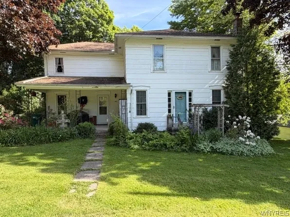 538 Sanders Hill Rd, Strykersville, NY 14145