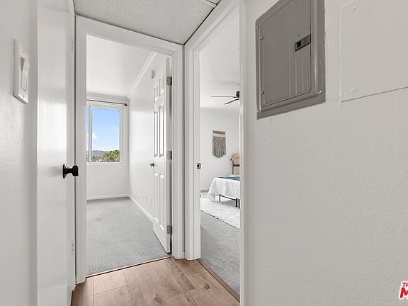 5th image of 12830 Burbank Blvd Unit 322