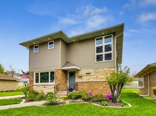 1210 Meadowcrest Rd, La Grange Park, IL 60526