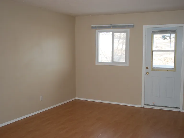 601 100a Ave — Photo 5