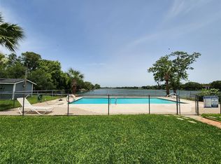 8936 Glacier Ave, Texas City, TX 77591