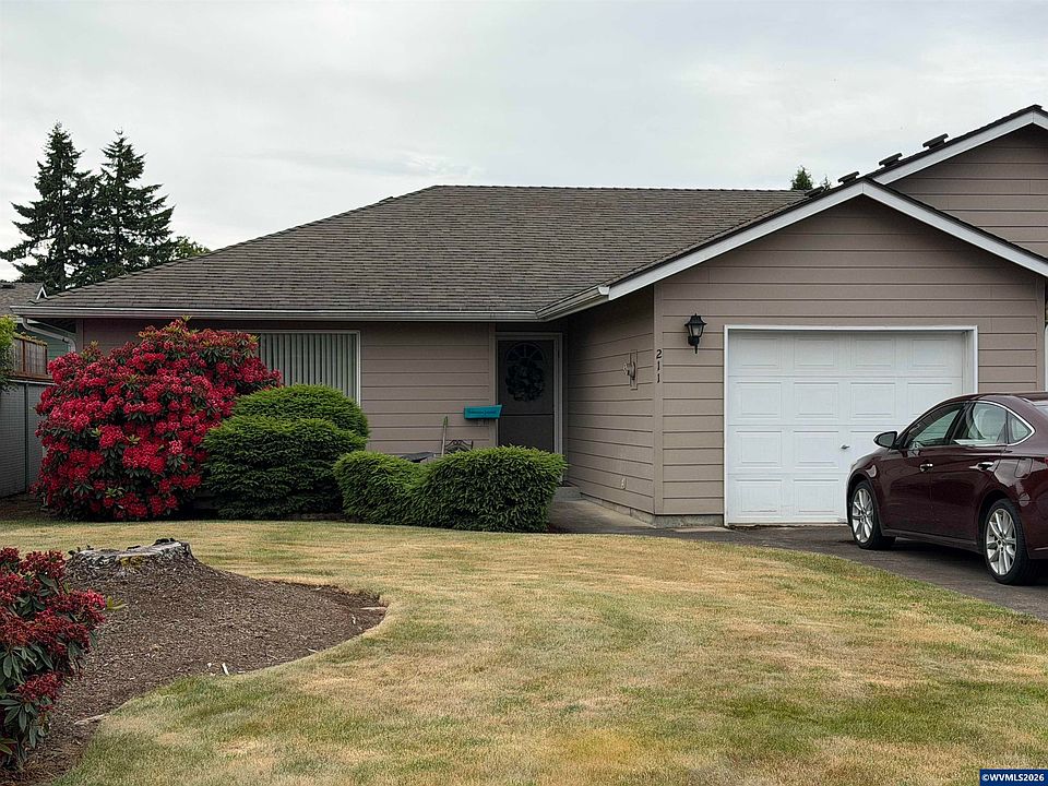 1st image of 209 SE Stone Ln #211