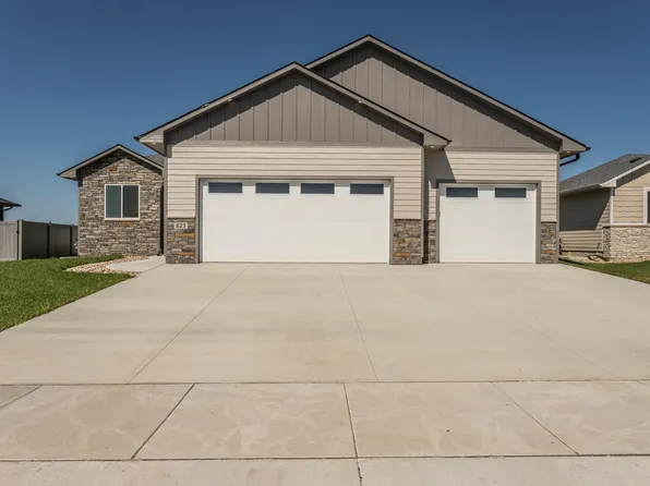 823 Melissa Ave, Harrisburg, SD 57032