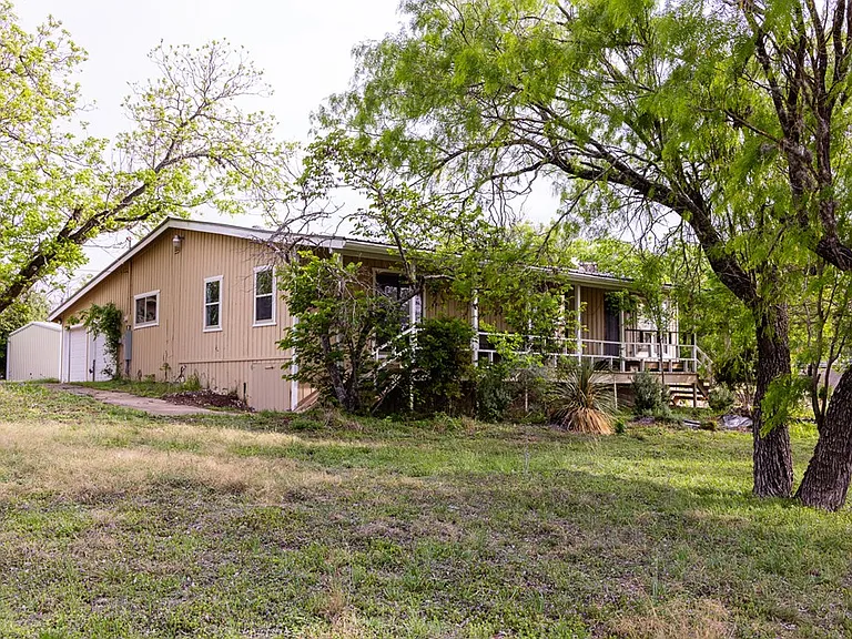 123 FM 480 — Photo 38