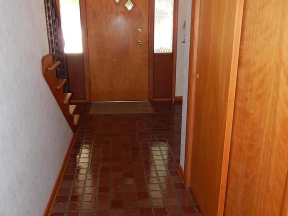 3rd image of 5258 Butternut Ct W
