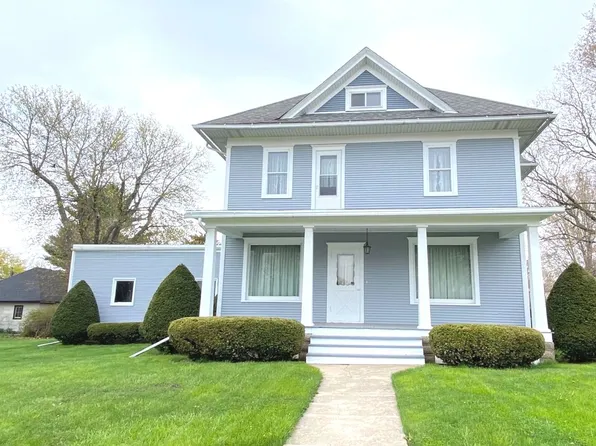 612 N 1st St, Ashton, IL 61006