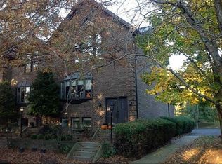 10092 Mansion Dr, Gibsonia, PA