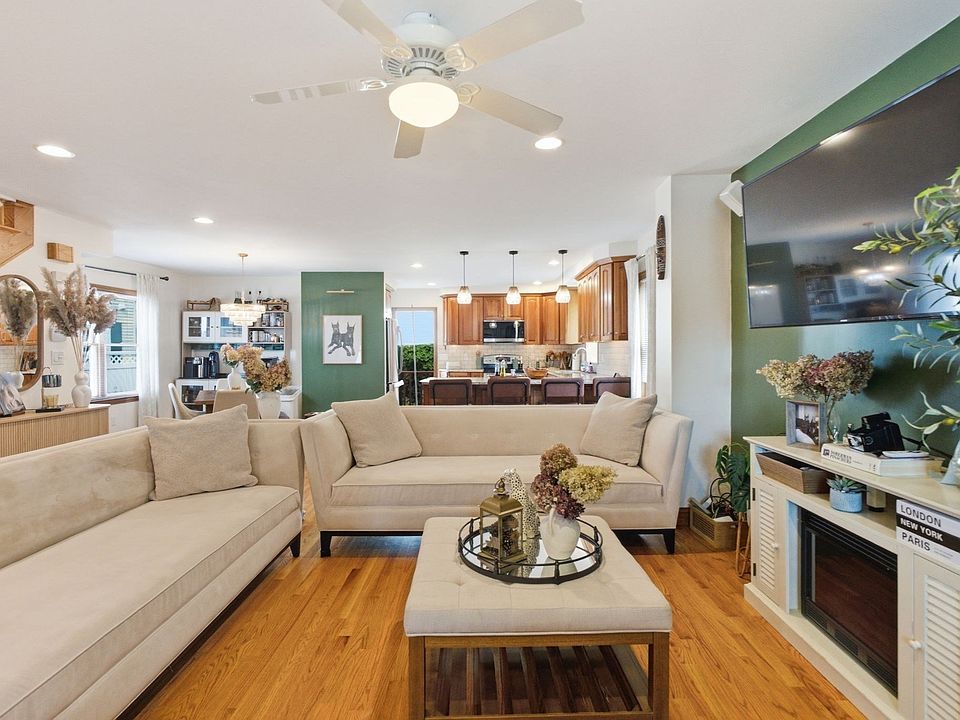 1st image of 35 Triton Ave