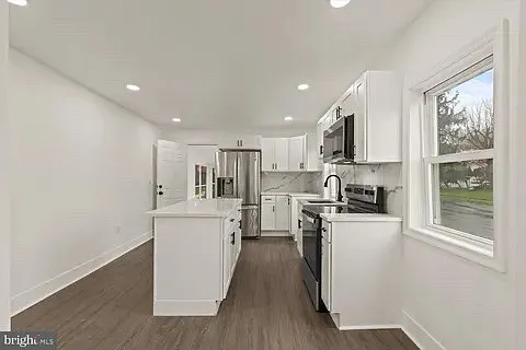 4 bed, $2,000 — Photo 4