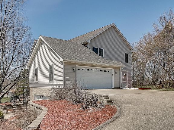 4th image of 318 Sand Dr