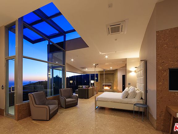 5th image of 2050 Rambla Pacifico St