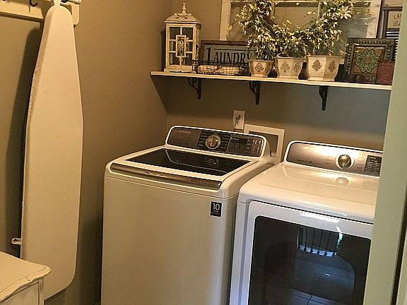 laundry main level
