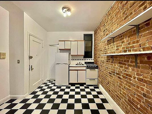 3rd image of 1748 1st Ave #2