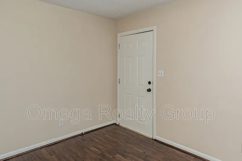 Crestline Hol — Photo 4