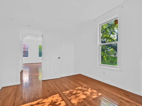 1082 Saint John's Place image 10 of 14