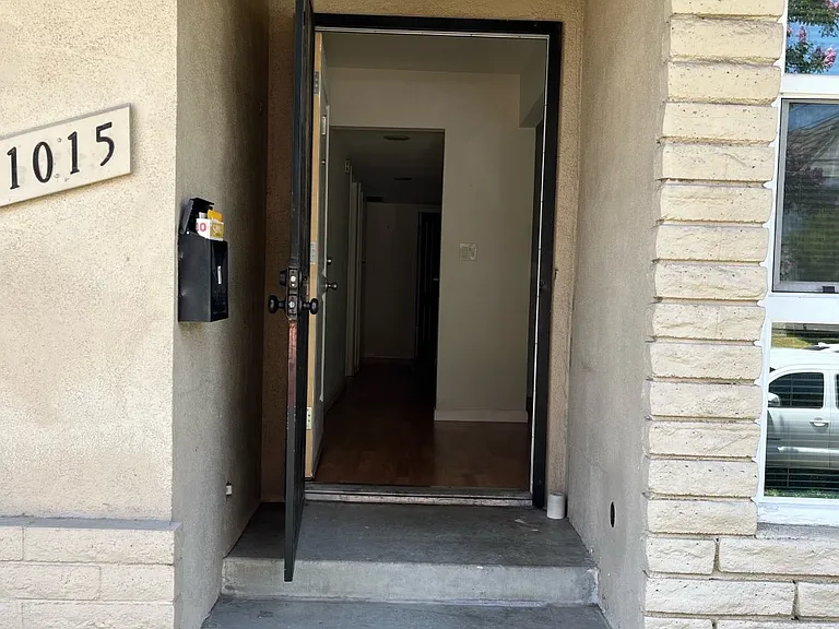 1015 S Marguerita Ave #1 — Photo 3