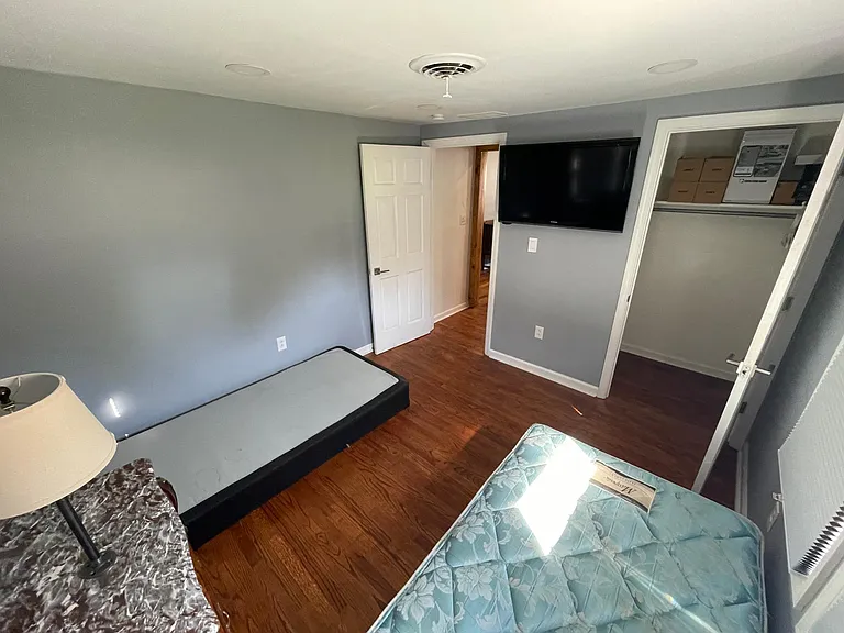 2426 N Baker St — Photo 7