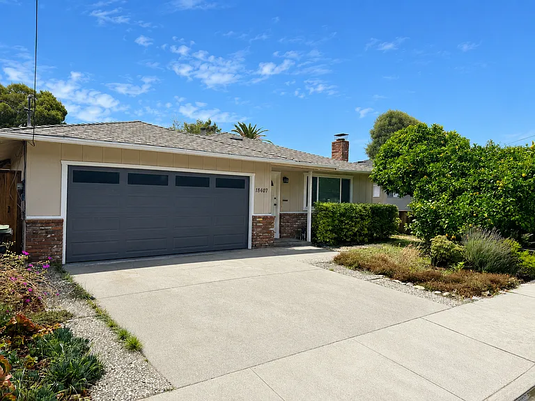 226 Getchell St — Photo 1