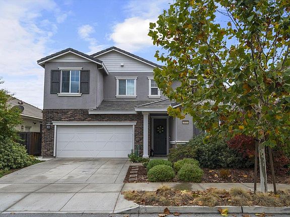 3rd image of 1818 Tarragon Dr