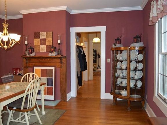 4th image of 128 Thresher St
