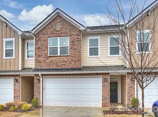 221 Overstone Ct, Fort Mill, SC 29715