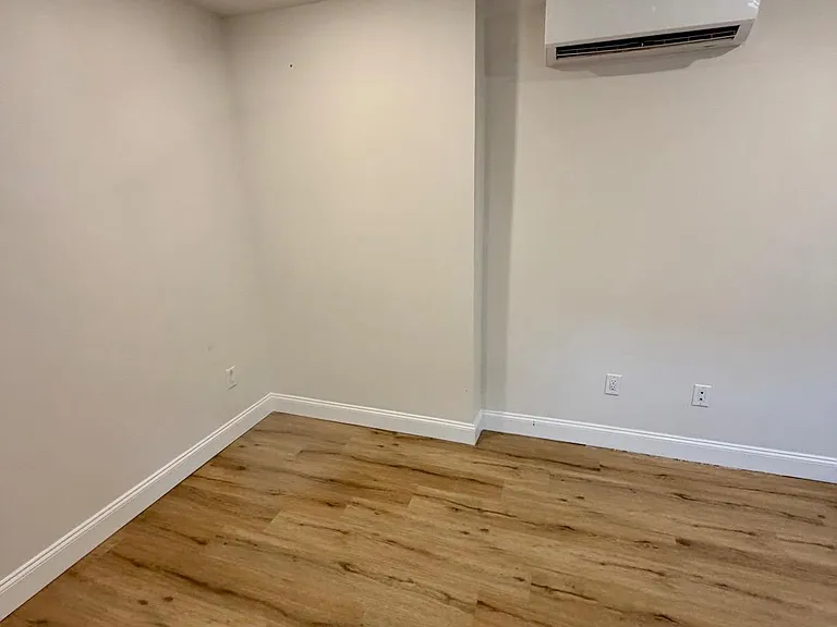 1701 Point Breeze Ave #1A — Photo 4