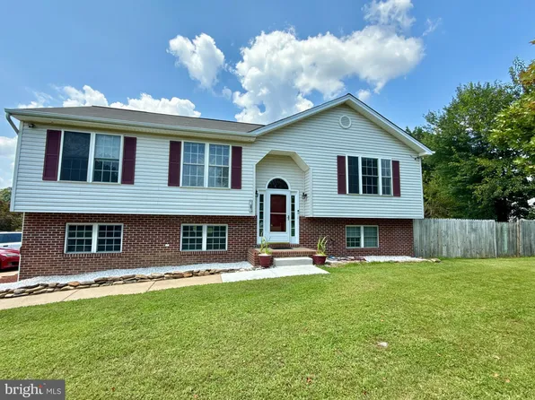 2 Julie Ln, Fredericksburg, VA 22405