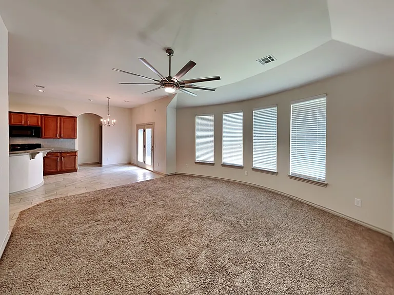 9416 NW 91st Cir — Photo 7