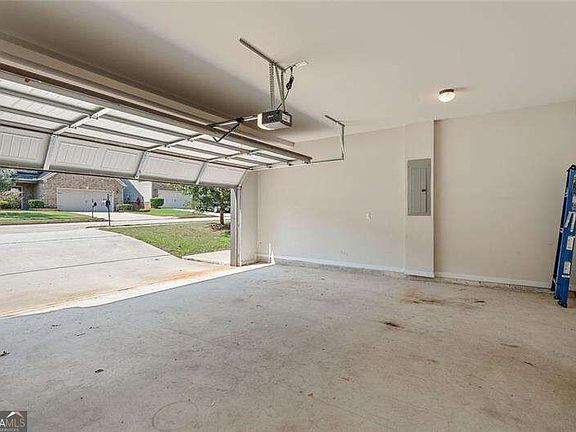 5th image of 281 Janney Cir