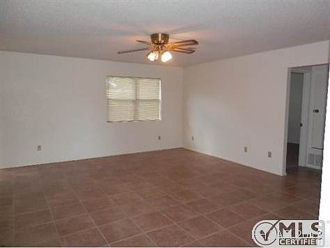 4th image of 306 Carly Dr
