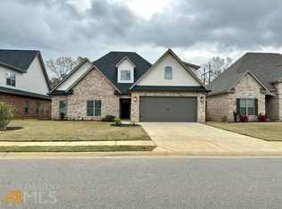 208 Landings Pointe Ln, Warner Robins, GA 31088