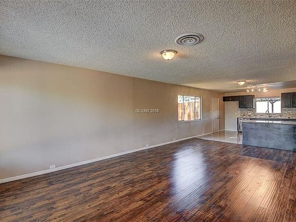 3rd image of 2933 Lawndale St