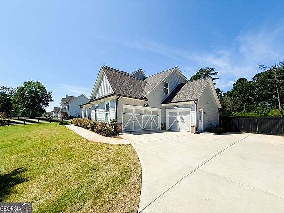 2nd image of 868 Smith Mill Rd