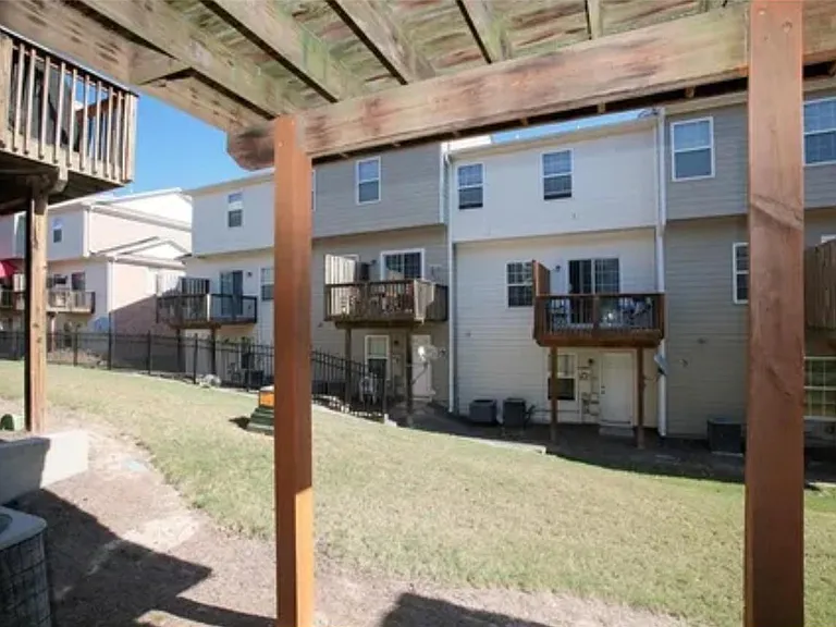 2210 Landing Walk Dr #2210 — Photo 19